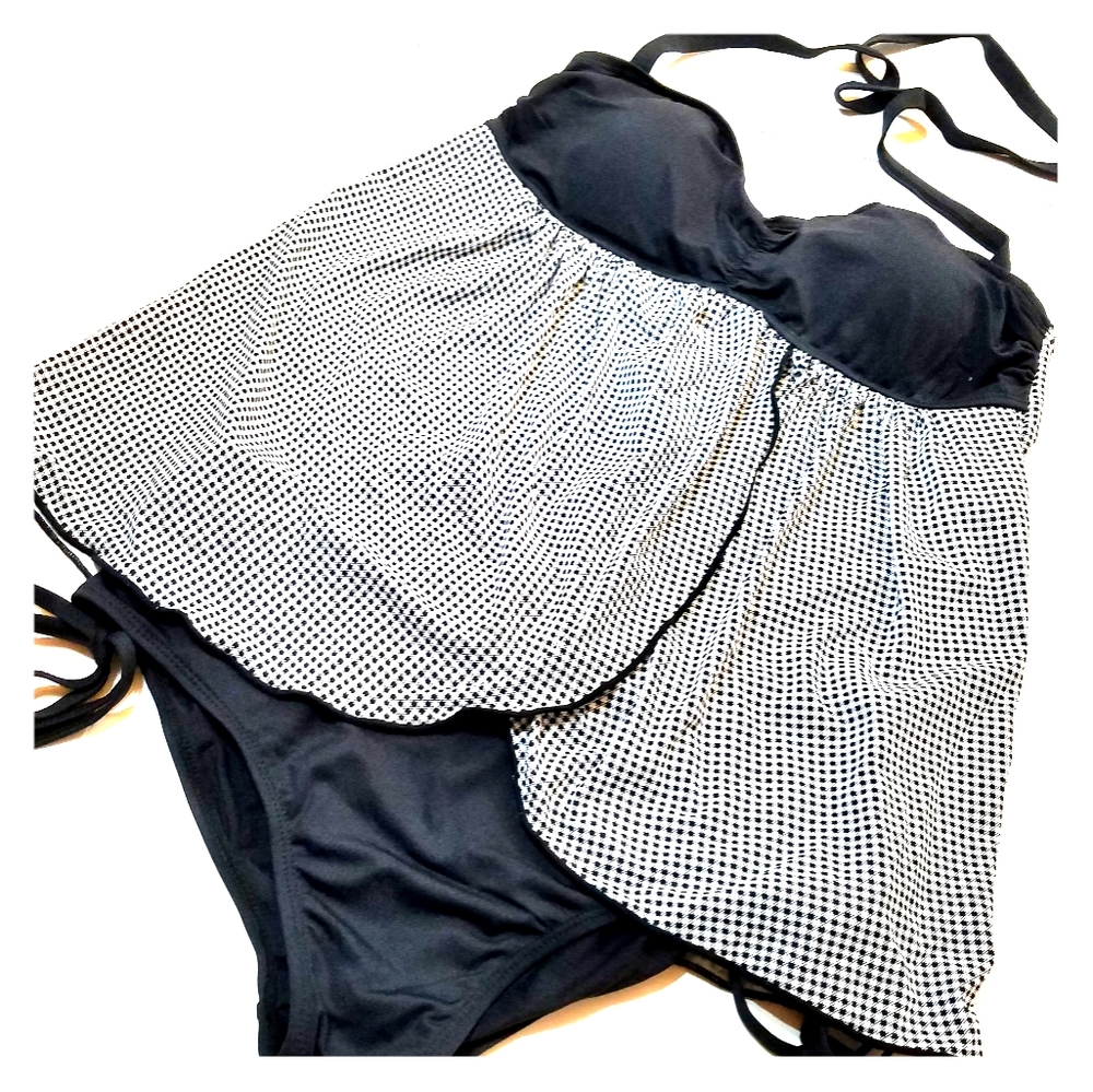 2 pcs swimsuit, black and white